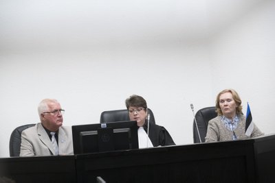 AITAB KÜLL! Kohtunik Anne Rebane (keskel) leidis, et kohtumõismtine on ajaliselt ületanud igasuguse mõistlikkuse piiri.