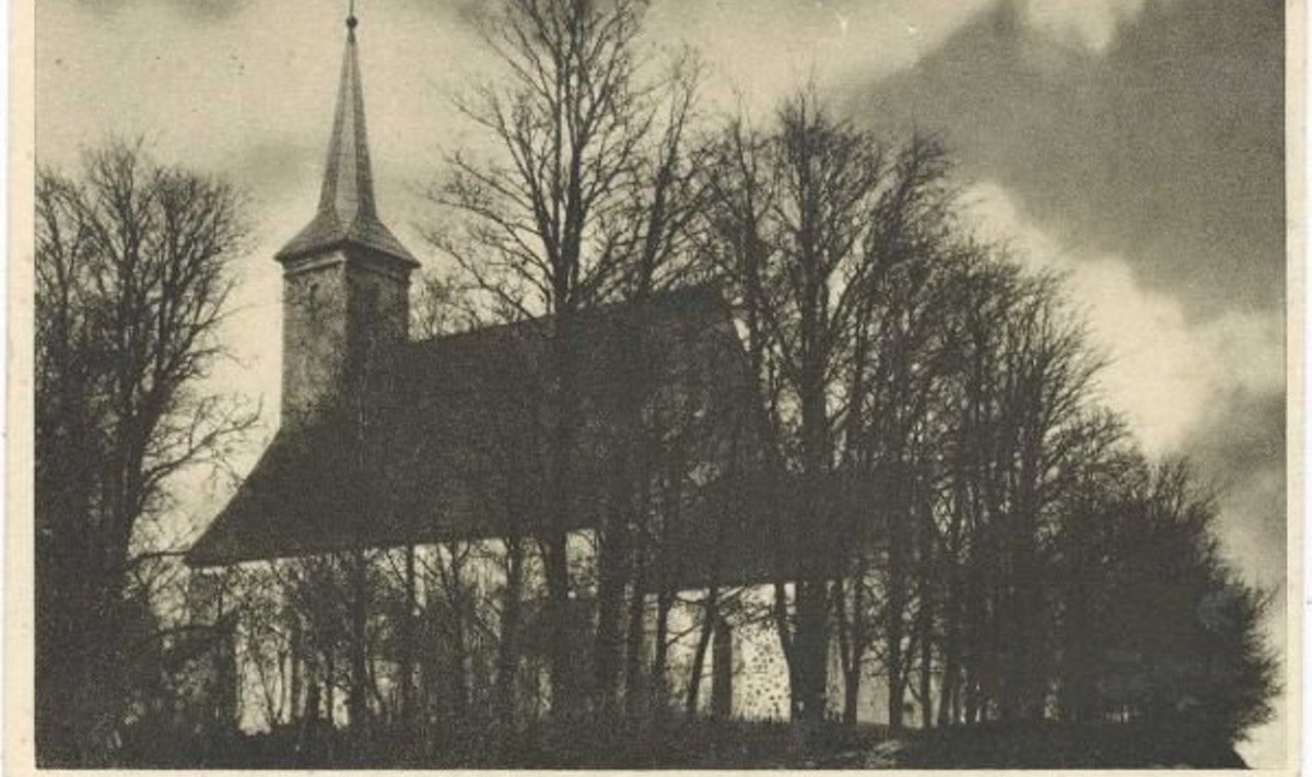 Kadrina kirik vanal postkaardil. Foto: vesipapp