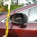 ФОТО: Полиция разыскивает водителя, который снес зеркала автомобилей в Тарту