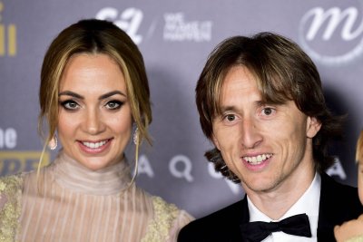 Luka Modrić koos abikaasa Vanjaga enne Ballon d'Or'i tseremooniat.