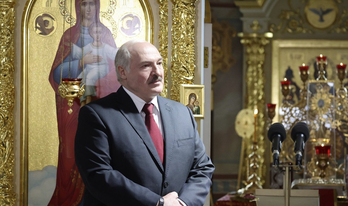 „Tuleb neile näidata, et me oleme rahvas ja meil on oma riik,” kommenteeris Lukašenka lääne sanktsioone.