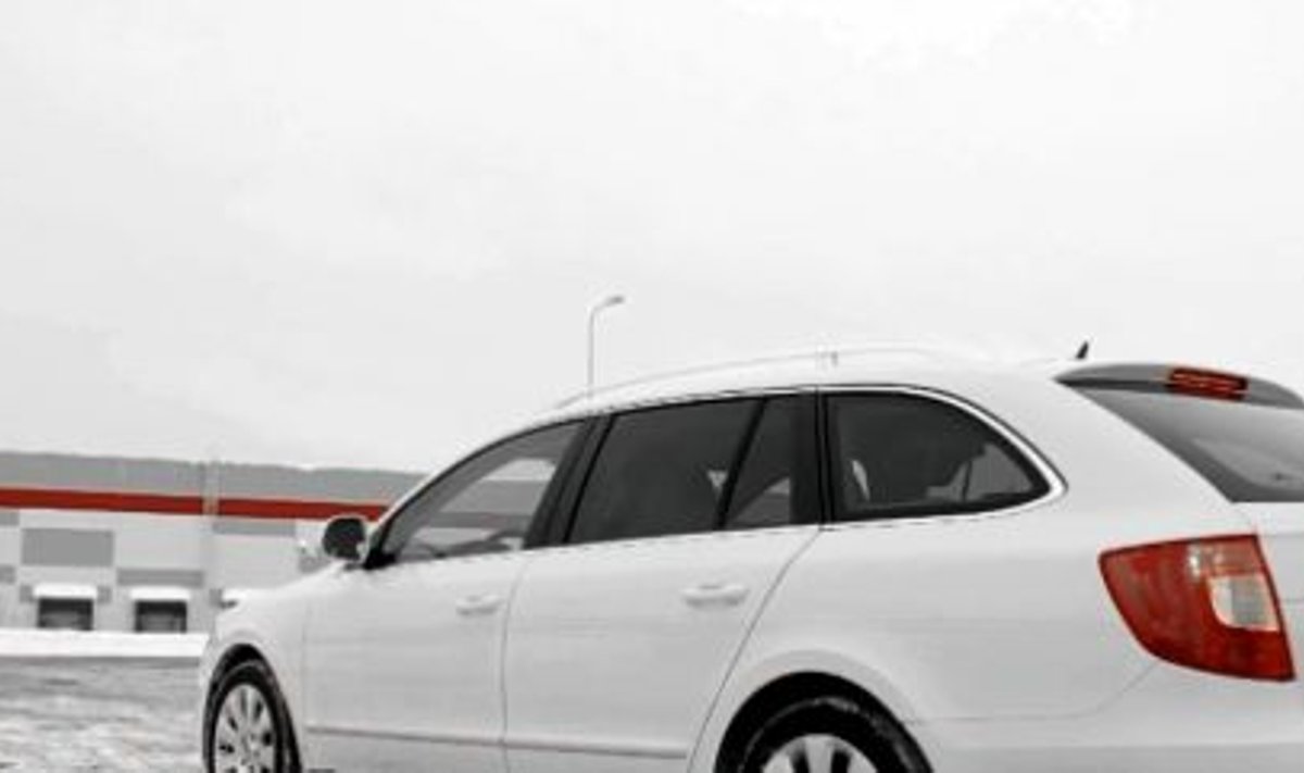 Škoda Superb Combi - lihtne auto ülbe ülesandega