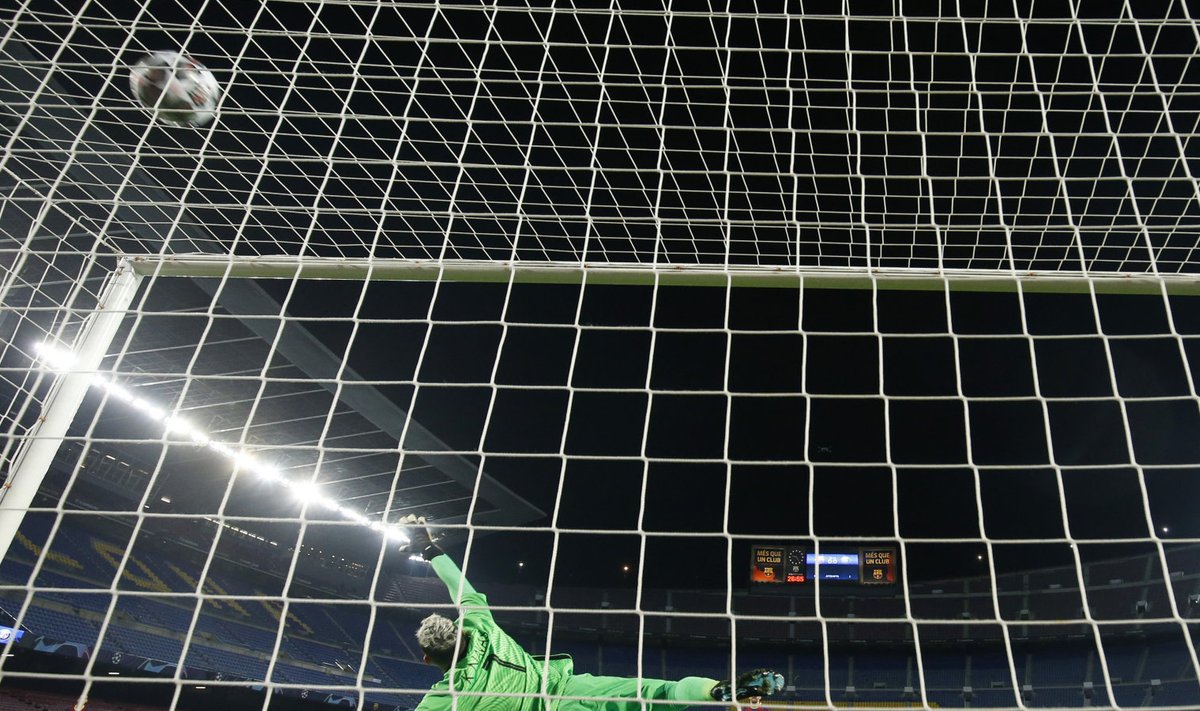 Lionel Messi penalti viis Barcelona 1:4 kaotusmängus 1:0 juhtima.