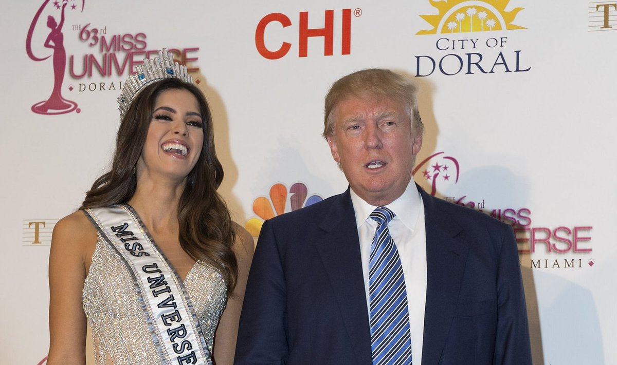 Donald Trump ja 2015. aasta võitja Paulina Vega