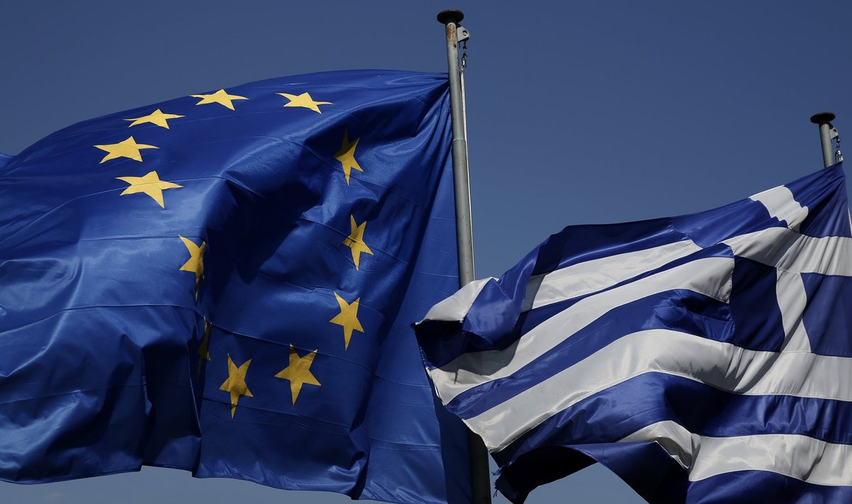 EL-i ja Kreeka lipud Ateena Akropolise taustal
