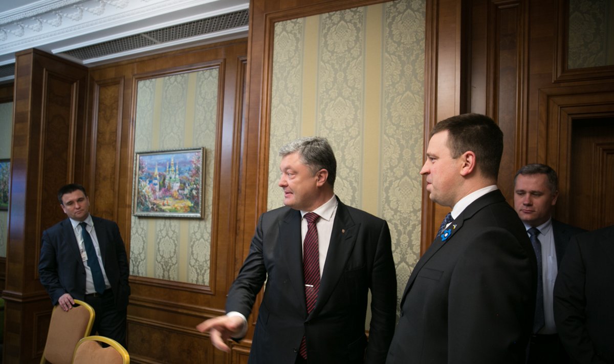 Jüri Ratas kinnitas eile Ukraina välisministrile Pavlo Klimkinile (vasakul) ja president Petro Porošenkole Eesti tugevat toetust.