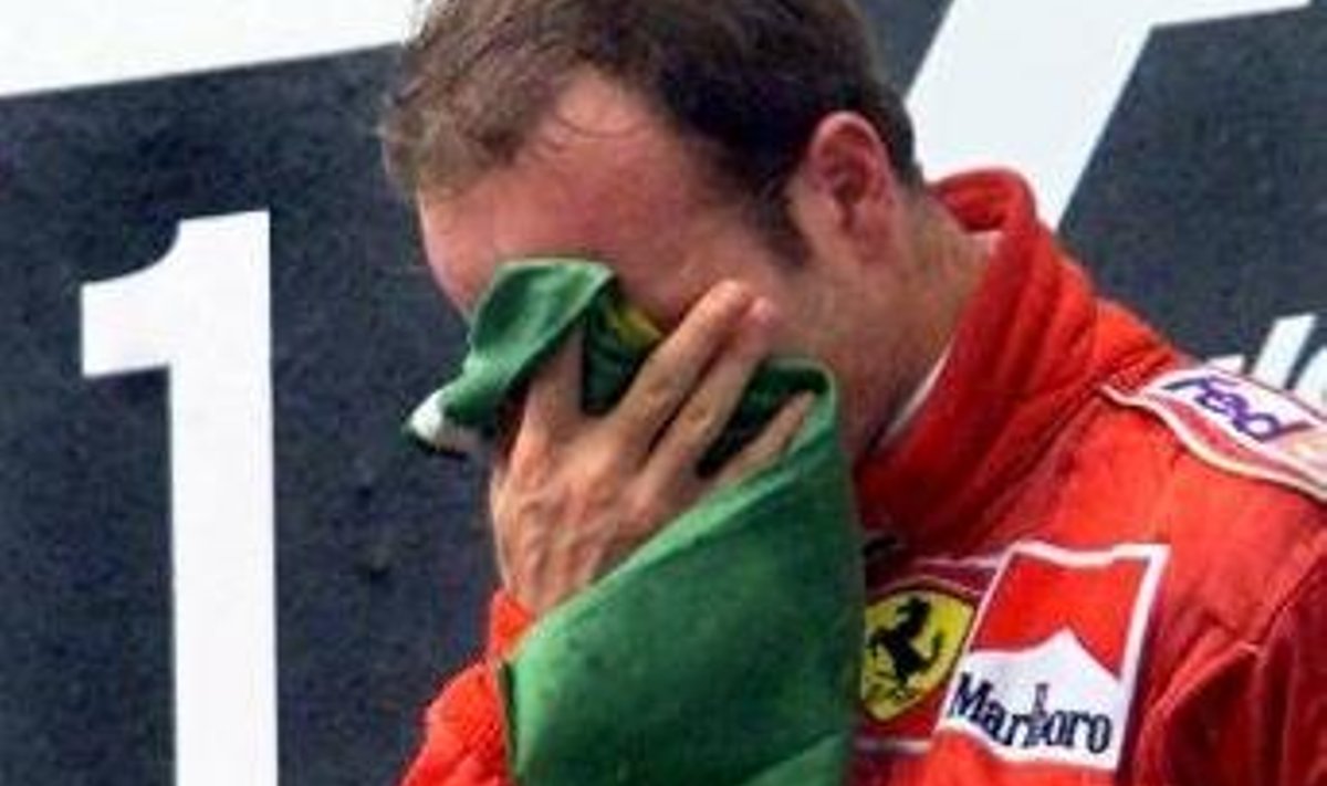 Barrichello poodiumil oma esimese etapivõidu üle rõõmustamas.