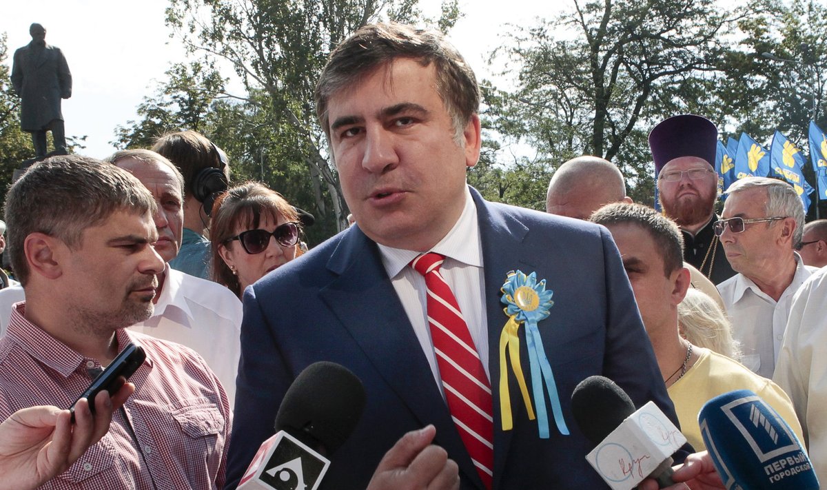 „Valitsus on praegu halvatud. Ukraina valitsemine on vaja igal tasandil taaskäivitada,” ütles oblastijuht Mihheil Saakašvili.