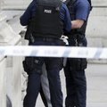 Briti parlamendi juures peeti terroriohu pärast kinni mees, kes kandis nuge