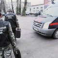 Мужчина с пистолетом зарубил жену в торговом центре в Ленинградской области