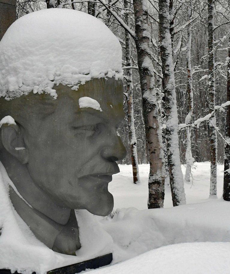 Nõukogude riigi looja Vladimir Lenini büst (autor skulptor Grigori Jastrebenetski) Razlivi muuseumis, Peterburi lähedal. 21. jaanuaril oli Lenini 100. surma-aastapäev