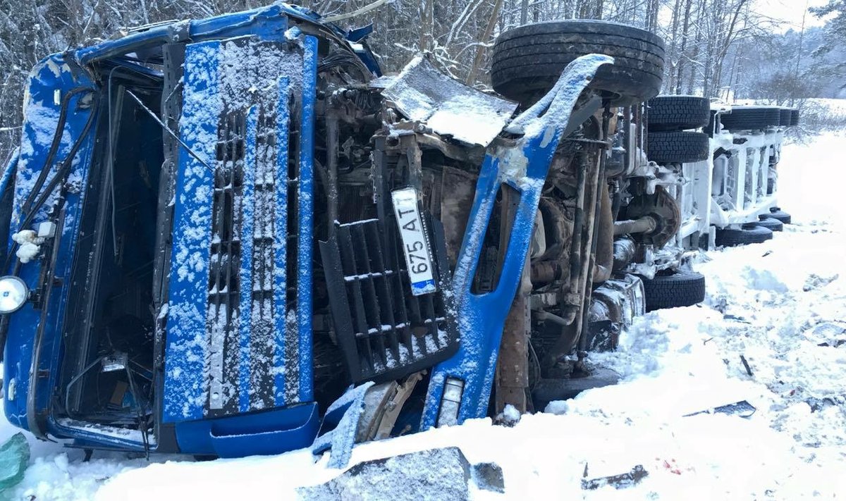 Õnnetus Tallinna-Tartu maanteel