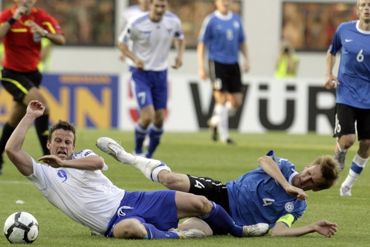 ŠOKK! Vähemuses lõpetanud Eesti jalgpallikoondis kaotas Fääri saartele 0:2!