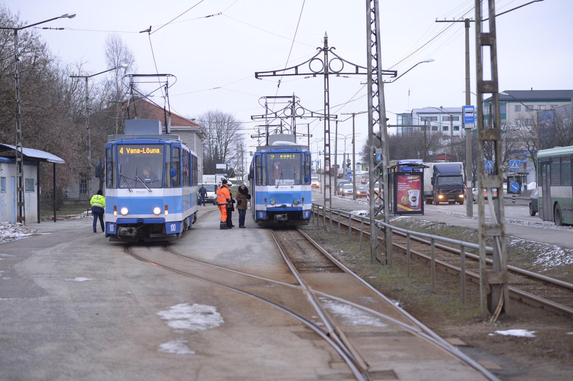 Alates Esmaspäevast Ei Sõida Trammid Nr 2 Ja 4 - Delfi