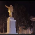 VIDEO: Harkivis võeti maha veel kaks Lenini ausammast