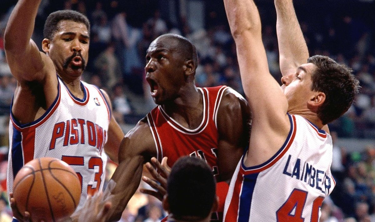VIHAVAENLASED: Detroit Pistons oli NBA kõige jõhkrama mängustiiliga meeskond. Nende peamine reegel Jordani takistamiseks nägi ette tema füüsilist mahaniitmist enne korvini jõudmist.