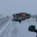 ФОТО И ВИДЕО | На Таллиннской окружной дороге произошла авария с участием шести автомобилей, два человека в больнице