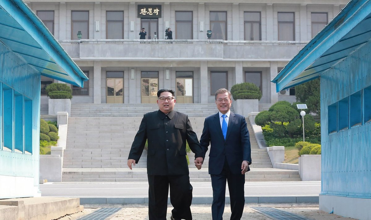 Põhja-Korea meedia ei hoidnud Kimi ja Mooni kohtumist kiites sõnu kokku, kuid tuumarelvast vabanemist sealses kajastuses ei mainitud.
