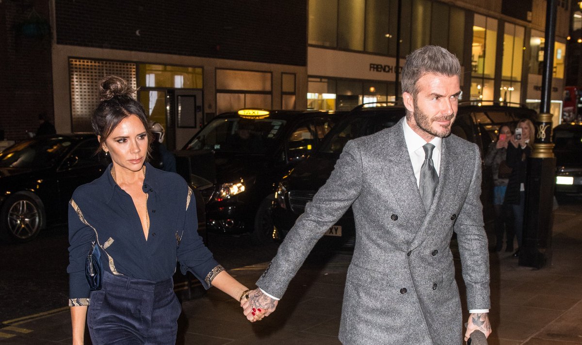 Victoria ja David Beckham saabumas Londoni moenädala õhtusöögile.