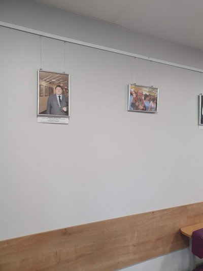 Fotod Linnamäe Vene Lütseumi seinalt