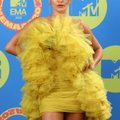 Ta tegi seda taas: Rita Ora vabandas taaskord karantiinireeglite rikkumise eest