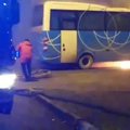VIDEO ja FOTOD | Sauel lahvatas põlema koolibuss. Pealtnägija: leekides buss sõitis veel ringigi