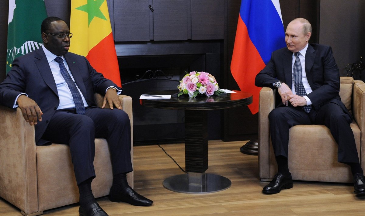 Juuni alguses kohtus Aafrika Liidu juht Macky Sall Venemaa presidendi Vladimir Putiniga, pärast mida andis mõista, et Euroopa Liidu sanktsioonid süvendavad toidukriisi.