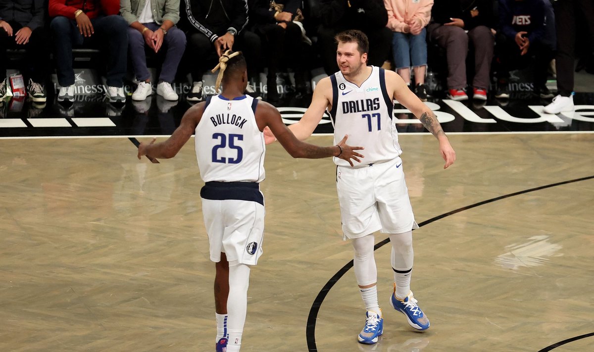 Luka Doncic (paremal)