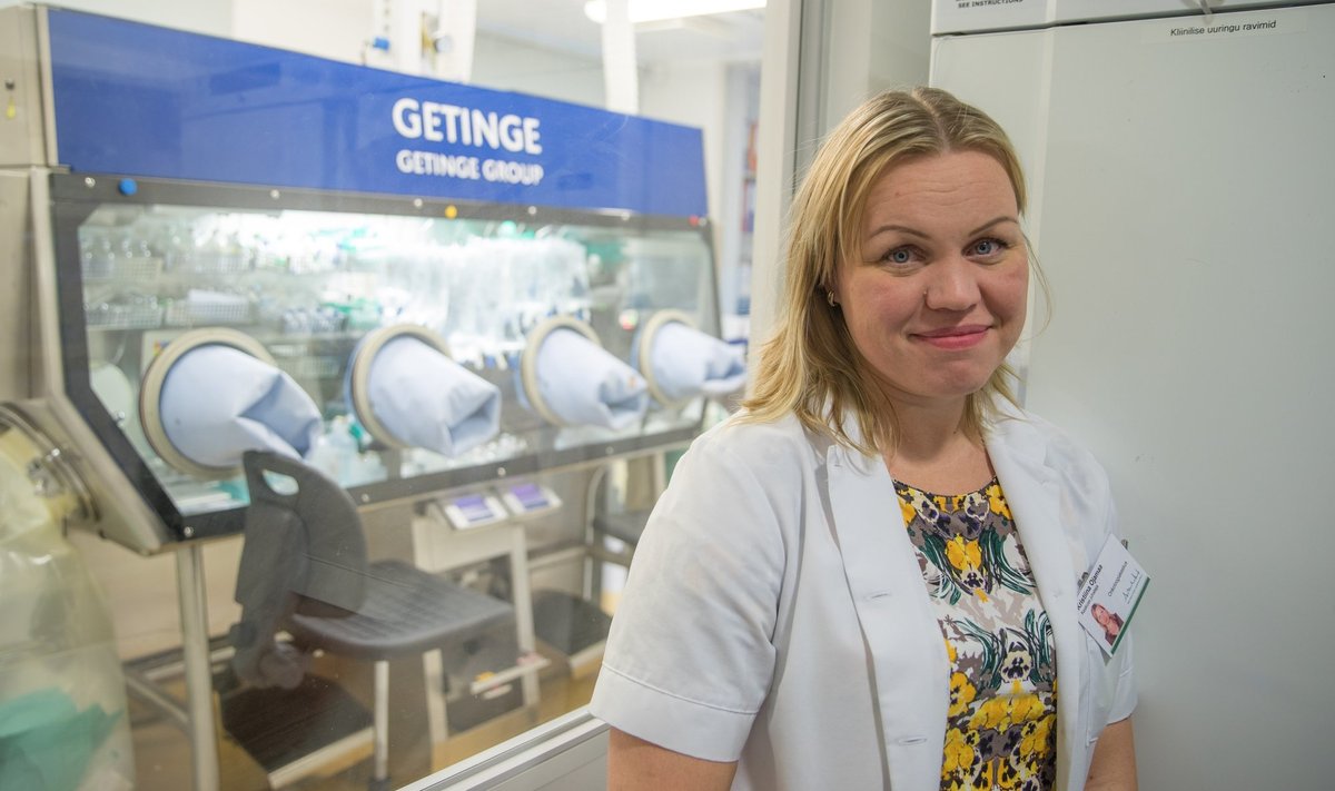 "Rinnavähk on geneetilise eelsoodumusega, seega tuleb lähtuda naise individuaalsest geneetilisest rinnavähiriskist. Selleks ongi kasutusel geenitestid, millega leiame üles kõrgenenud rinnavähiriskiga naised, et nad jõuaksid õigeaegselt uuringutele,“ selgitas dr Kristiina Ojamaa.