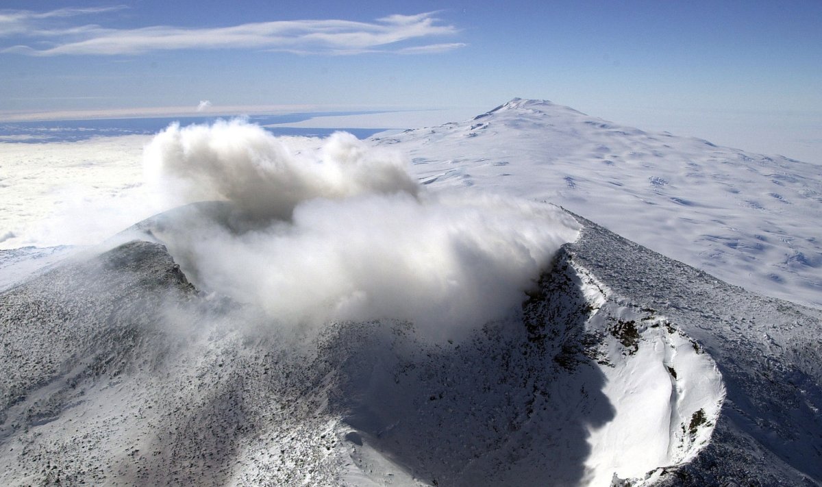 Antarktikas Rossi saarel asuv vulkaan Erebus (Foto: Wikimedia Commons / USA Antarktikaprogramm – fotokogu)