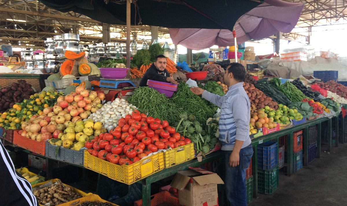 Kui midagi osta ei taha, siis ei tohi Maroko turul kuhugi pikalt peatuma ega vaatama jääda.