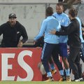 Fänni jõhkra jalahoobiga rünnanud Evra vallandati klubist, mees sai lisakaristuse ka UEFAlt