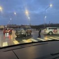 ФОТО | Не уступил дорогу. В Ласнамяэ столкнулись две легковушки: один водитель в больнице 