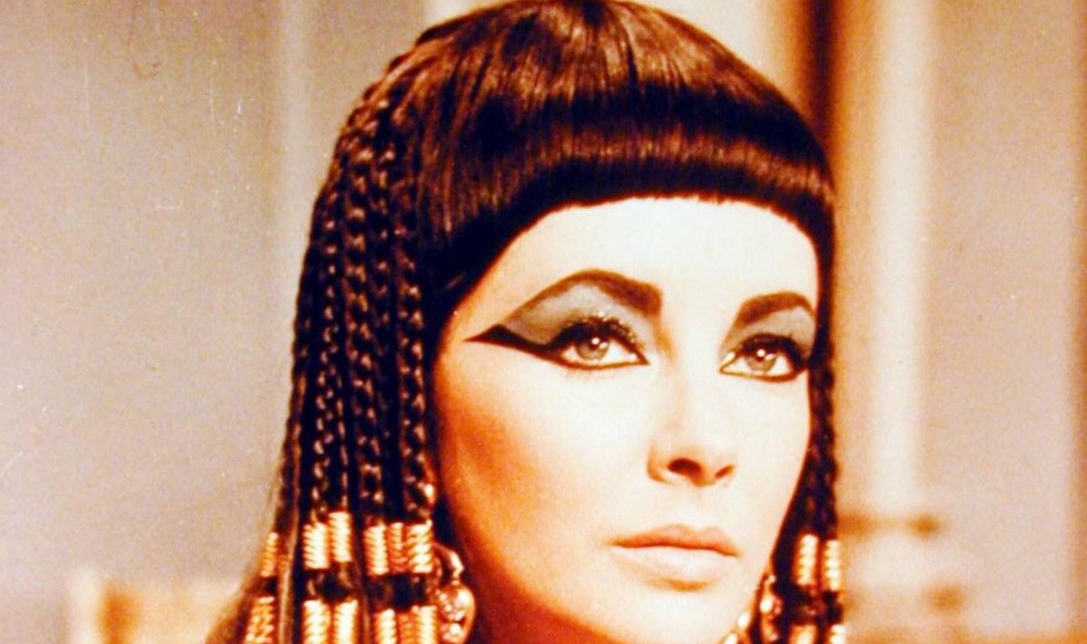 "Cleopatra" Elizabeth Taylor 1934.