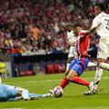 Tuliseks kiskunud Madridi derbi pandi publiku tõttu seisma, Atletico pääses lõpuks viigiga