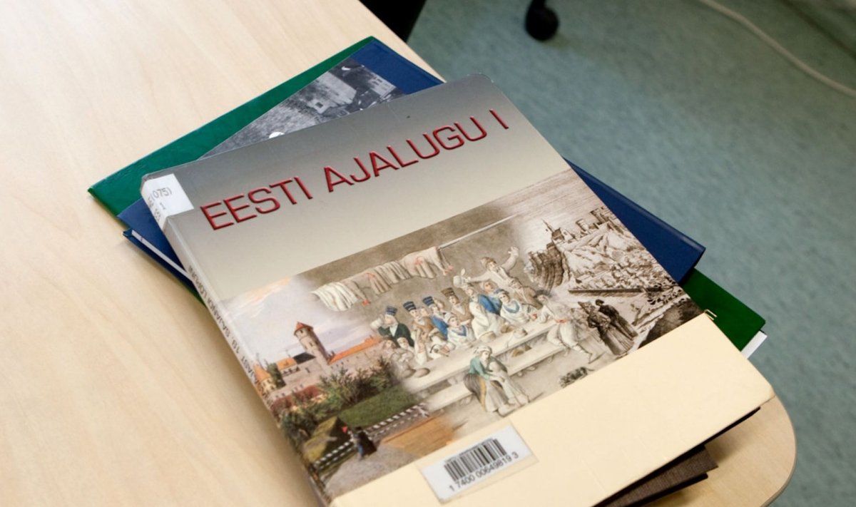 Eestil puudub igasugune terviklik ülevaade, milline on meie õpilaste ajalooteadvus „700-aastasest orjapõlvest”.
