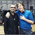 Hõissa, Ringo Starr! Nüüd on mõlemad elusolevad biitlid pärjatud rüütlitiitliga!