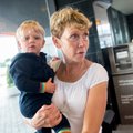 SÜDAMLIKUD FOTOD: Ema Rutt Šmigun ootas lennujaamas nooremat tütar Katrinit
