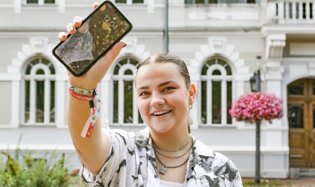 TELEFON POLE HELISTAMISEKS: Sidni Tomson on vajalike kõnede tegemist ka nädalaid edasi lükanud.