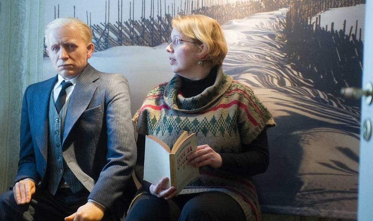 Aune Suve ja Anton Hansen Vargamäel Tammsaare muuseumis. Täna esitletakse seal „Tõe ja õiguse” audioraamatut. Ju see vanameistrile meeldiks, loodab juhataja.