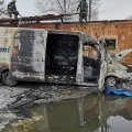 ФОТО: Неисправность микроавтобуса привела к большому пожару