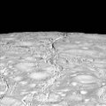 NASA foto: Saturni kuu põhjanaba on lähedalt vaadates selline