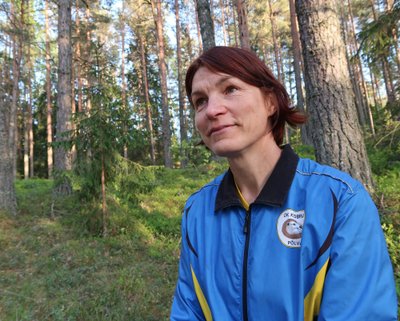 Eesti Orienteerumisliidu tegevjuht Maret Vaher orienteerumisneljapäevakul Kaberlas.