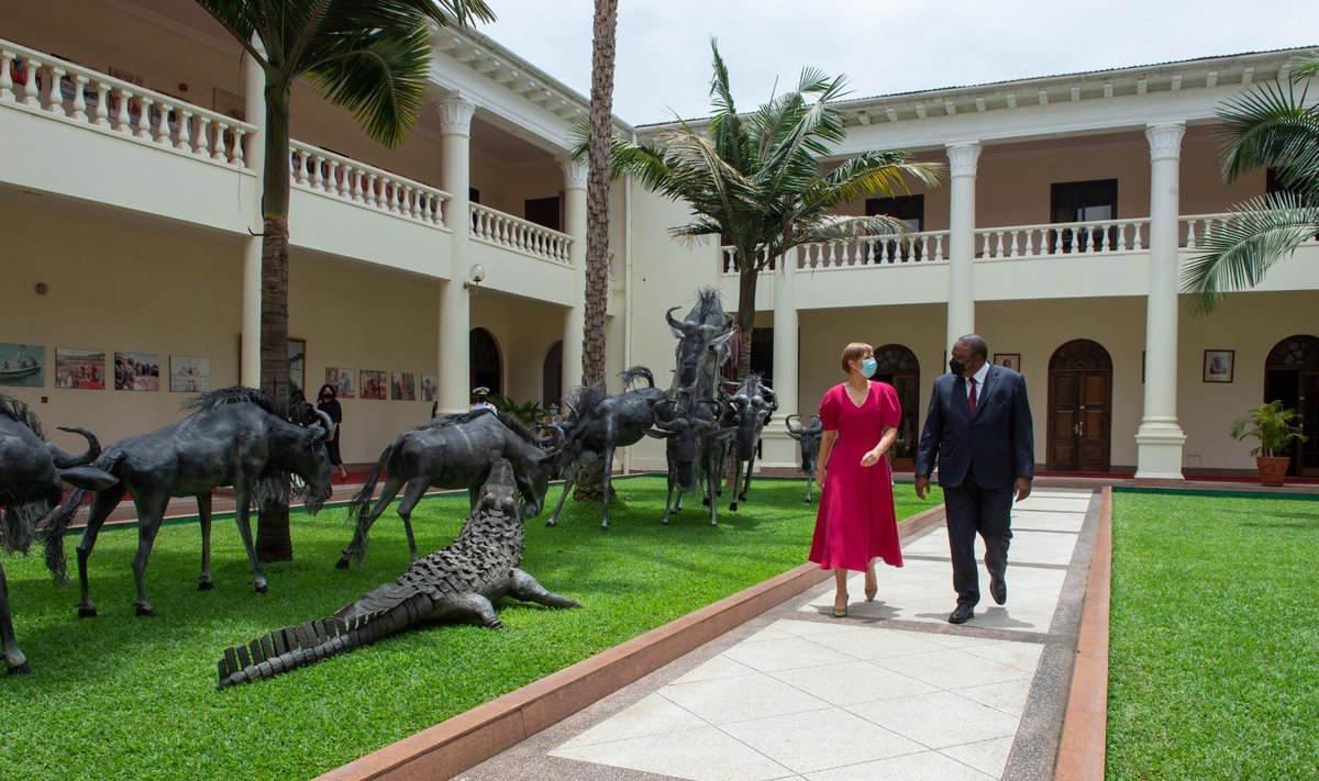 President Kersti Kaljulaid Nairobis koos Keenia riigipea Uhuru Kenyattaga.  