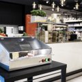 Stockmannis saab nüüd oma pakendisse toitu osta: uus uhke seade teeb korduvkasutatavad karbid kohapeal kiirelt puhtaks