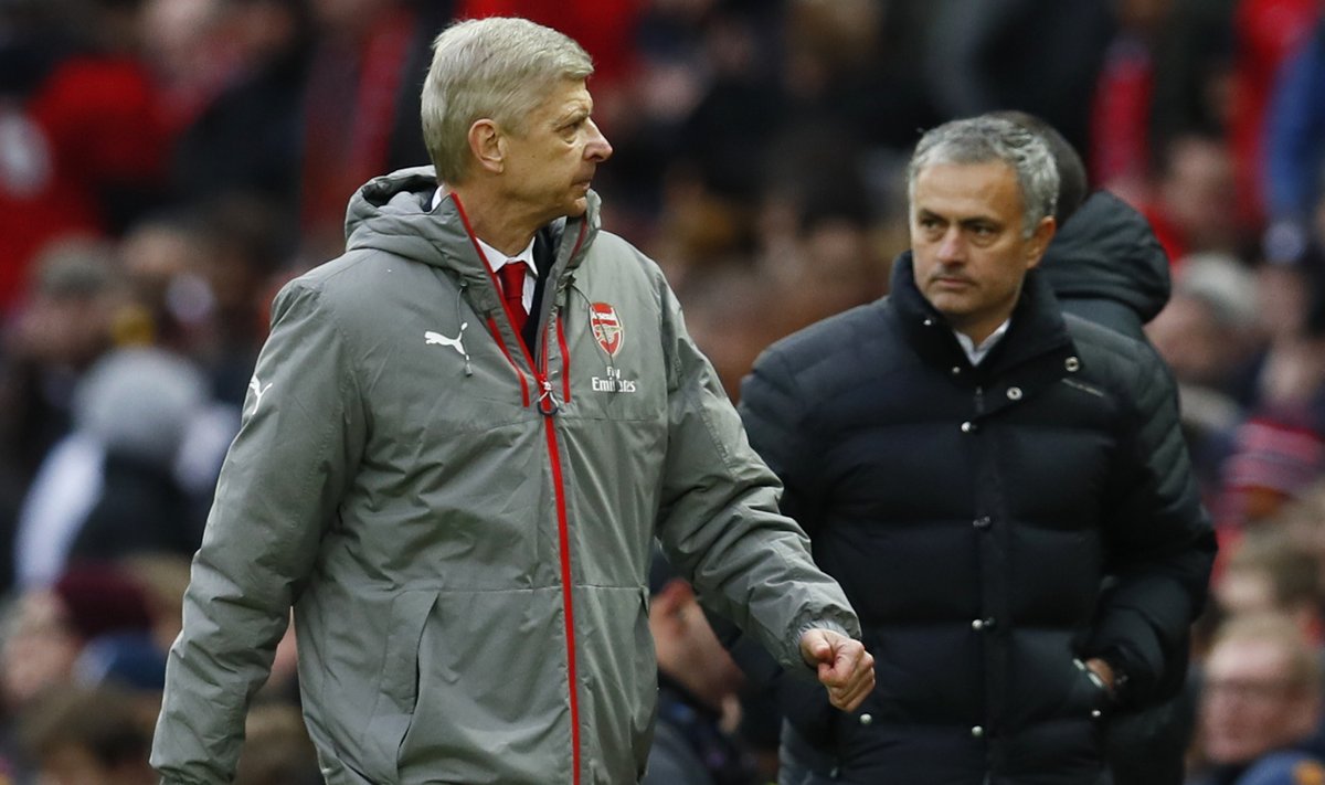 Arsenal manager Arsene Wenger and Manchester United manager Jose Mourinho at the end of the match