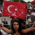 Türgi kurdide linnas pööras kampaaniaüritus veriseks, tapeti vähemalt kolm inimest, nende seas parlamendisaadiku vend