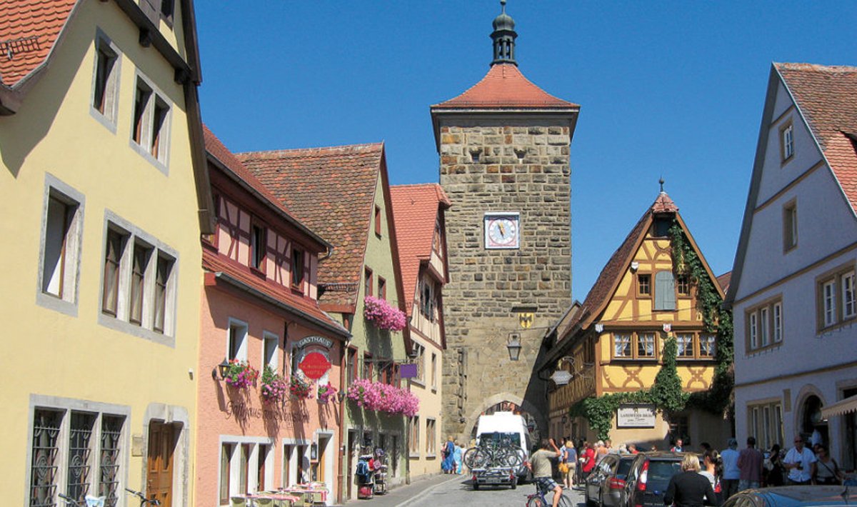 Muinas­jutuline  Saksa linn  Rothenburg ob der Traube, kus paikneb kuulus jõulumuuseum.