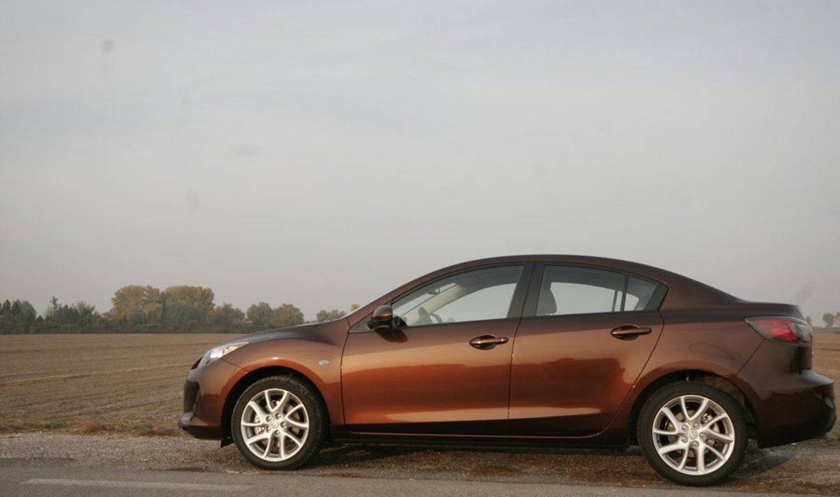 Sedaanina on Mazda3 täitsa kena kohe.