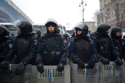 Euromaidan: Ukraina märulipolitseil on kilbid valmis. (Foto: Wikimedia Commons / Ivan Bandura)